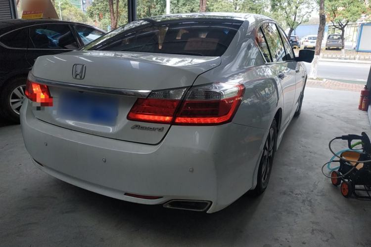 Used Honda Accord 2015 2.0L LX Comfort Edition Rear Right 45 Deg