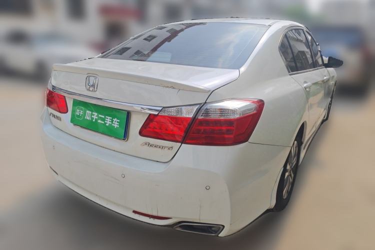 Used Honda Accord 2015 2.0L EX Luxury Edition Rear Right 45 Deg