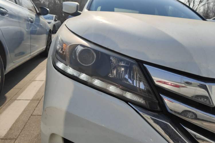 Used Honda Accord 2015 2.0L EX Luxury Edition Right Front Headlight