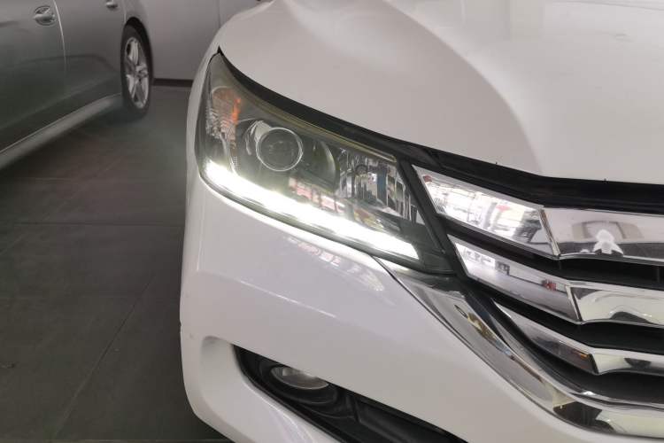 Used Honda Accord 2015 2.0L LXS Elite Edition Right Front Headlight