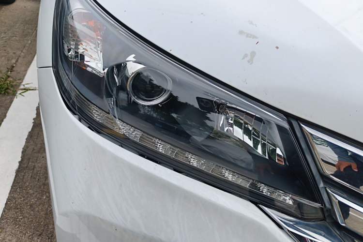 Used Honda Accord 2015 2.0L LX Comfort Edition Right Front Headlight