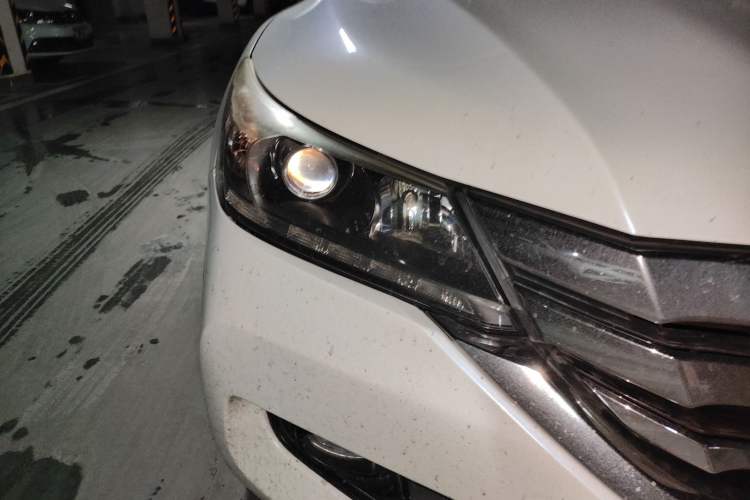Used Honda Accord 2015 2.0L LX Comfort Edition Right Front Headlight