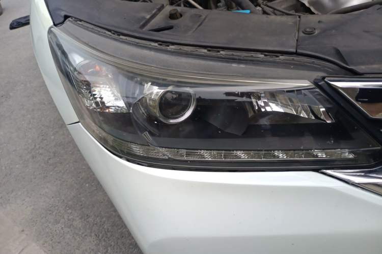Used Honda Accord 2015 2.0L LX Comfort Edition Right Front Headlight