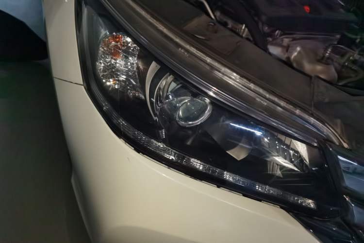 Used Honda Accord 2015 2.0L LXS Elite Edition Right Front Headlight