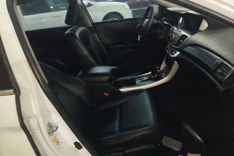 Used Honda Accord 2015 2.0L LX Comfort Edition Right Front Seat