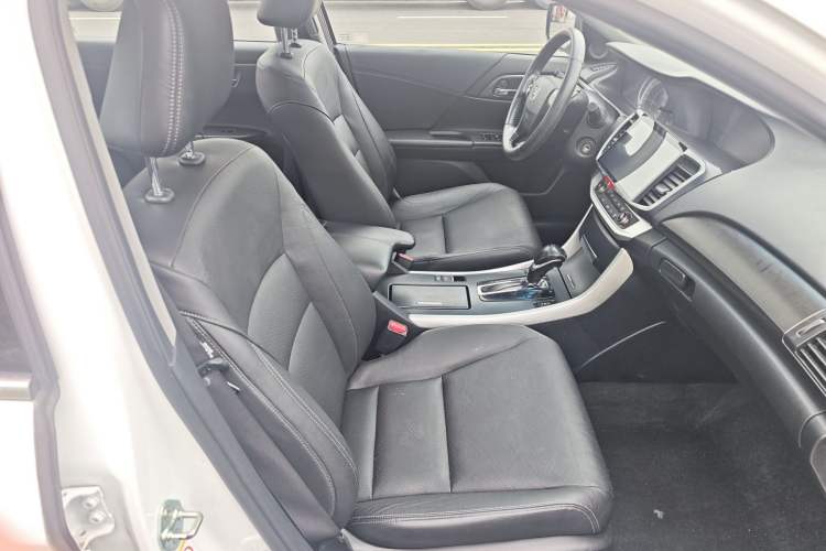 Used Honda Accord 2015 2.0L LXS Elite Edition Right Front Seat