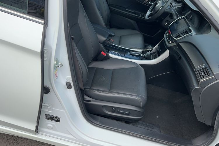 Used Honda Accord 2015 2.0L LXS Elite Edition Right Front Seat