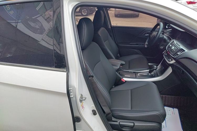 Used Honda Accord 2015 2.0L LX Comfort Edition Right Front Seat