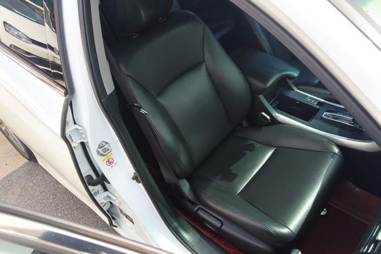 Used Honda Accord 2015 2.0L LX Comfort Edition Right Front Seat