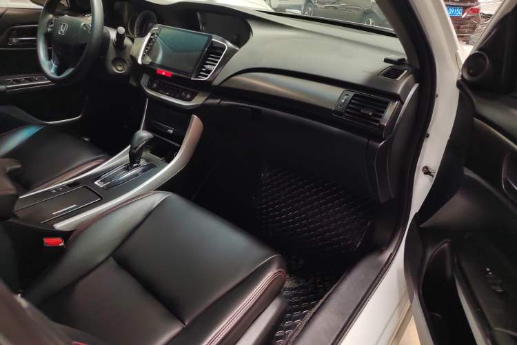 Used Honda Accord 2015 2.0L LX Comfort Edition Right Front Seat