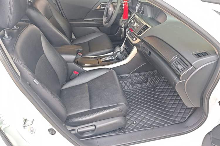 Used Honda Accord 2015 2.0L LX Comfort Edition Right Front Seat