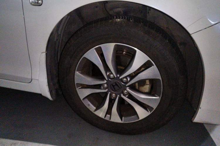 Used Honda Accord 2015 2.0L LX Comfort Edition Right Front Wheel Hub