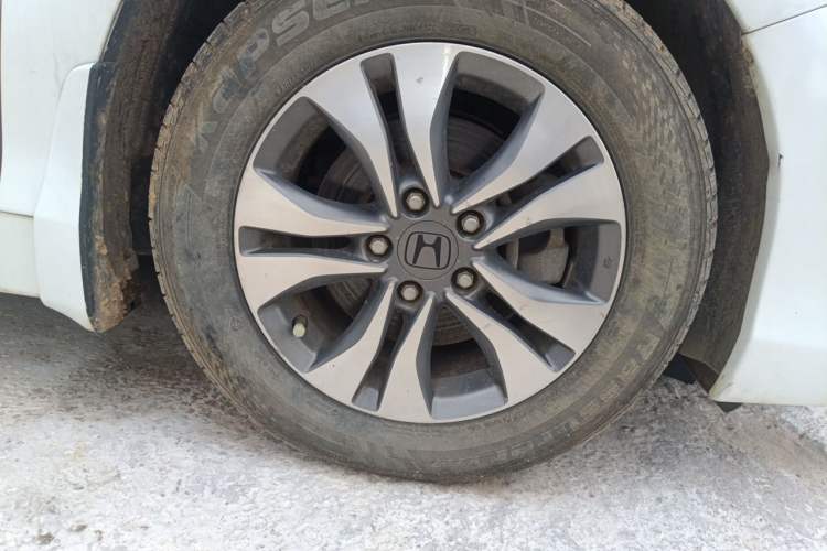 Used Honda Accord 2015 2.0L LX Comfort Edition Right Front Wheel Hub