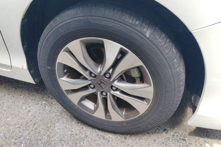 Used Honda Accord 2015 2.0L LX Comfort Edition Right Front Wheel Hub