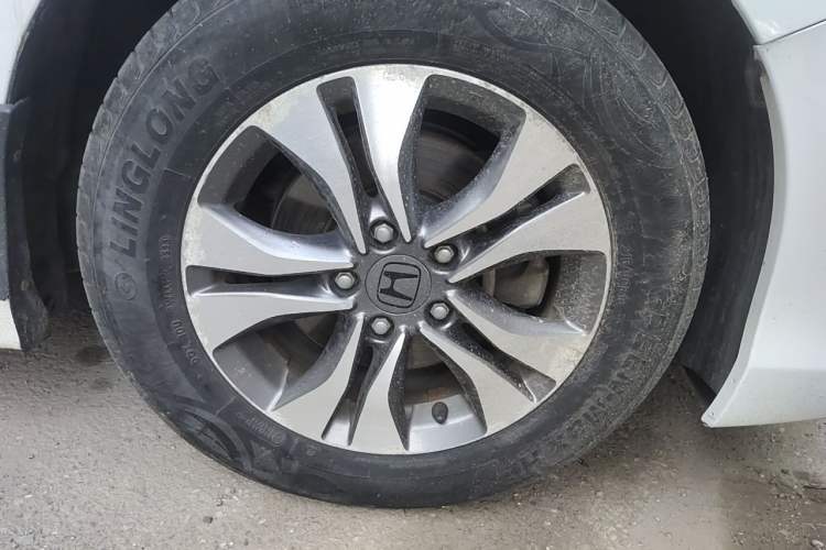 Used Honda Accord 2015 2.0L LX Comfort Edition Right Front Wheel Hub