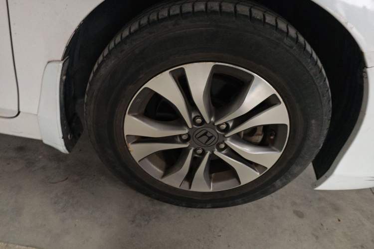 Used Honda Accord 2015 2.0L LXS Elite Edition Right Front Wheel Hub