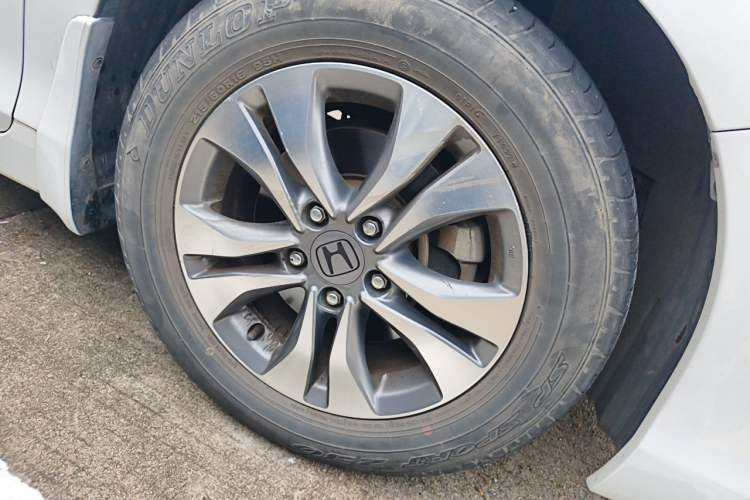 Used Honda Accord 2015 2.0L LX Comfort Edition Right Front Wheel Hub