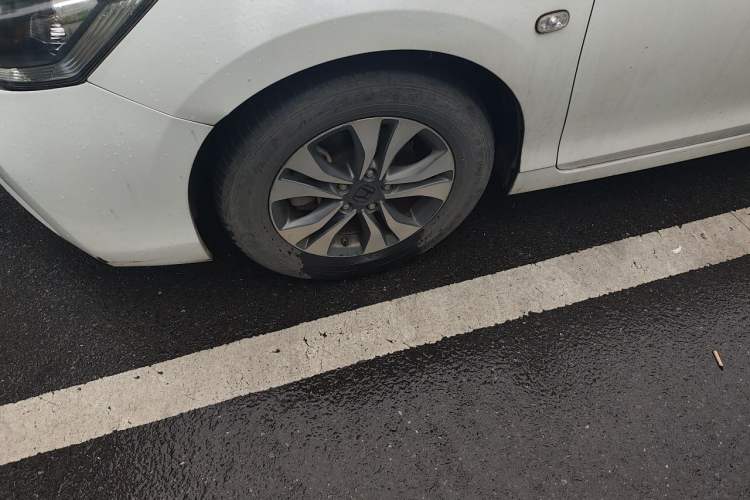 Used Honda Accord 2015 2.0L LX Comfort Edition Right Front Wheel Hub