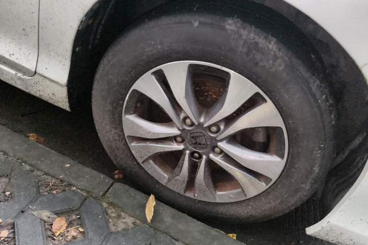 Used Honda Accord 2015 2.0L LX Comfort Edition Right Front Wheel Hub