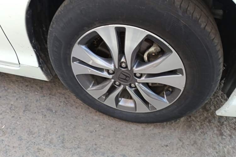 Used Honda Accord 2015 2.0L LX Comfort Edition Right Front Wheel Hub
