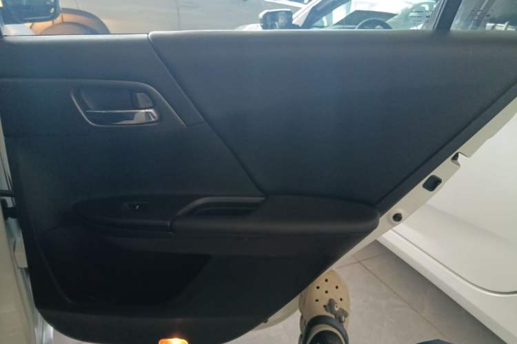 Used Honda Accord 2015 2.0L LX Comfort Edition Right Rear Door Interior