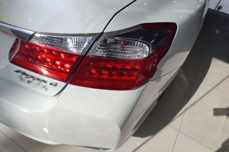 Used Honda Accord 2015 2.0L LXS Elite Edition Right Rear Taillight