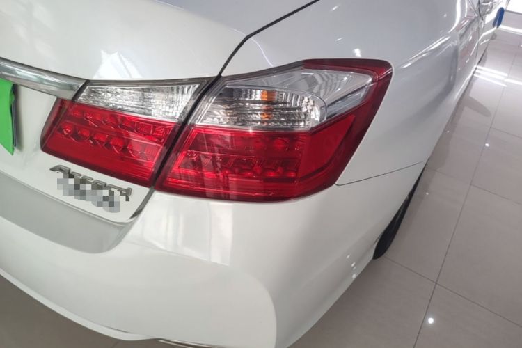 Used Honda Accord 2015 2.0L LXS Elite Edition Right Rear Taillight