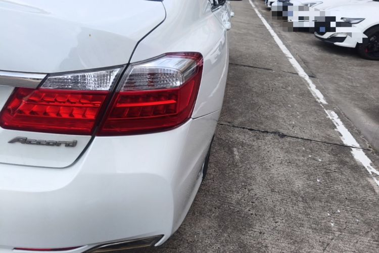 Used Honda Accord 2015 2.0L LX Comfort Edition Right Rear Taillight
