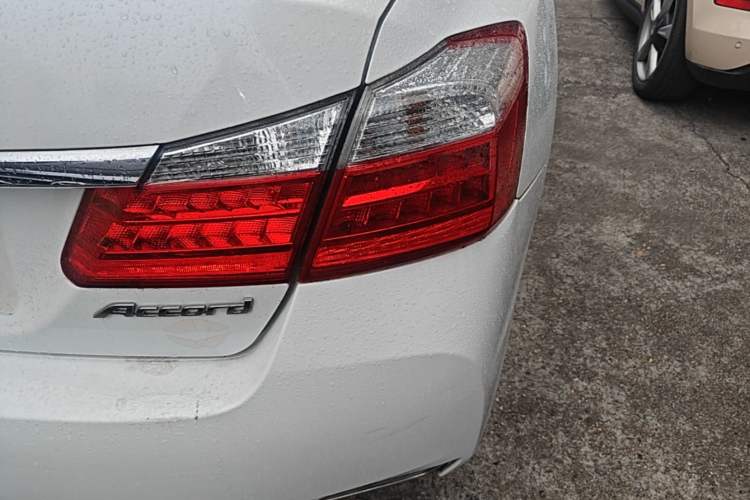 Used Honda Accord 2015 2.0L LXS Elite Edition Right Rear Taillight