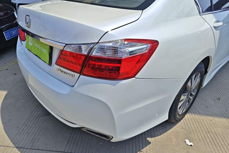 Used Honda Accord 2015 2.0L LX Comfort Edition Right Rear Taillight