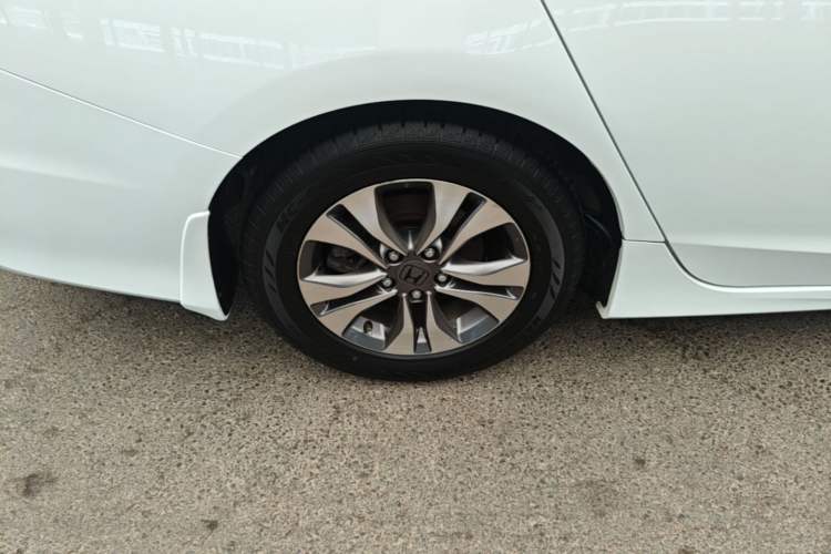 Used Honda Accord 2015 2.0L LX Comfort Edition Right Rear Wheel Hub