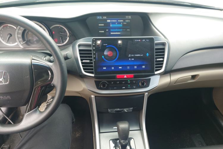 Used Honda Accord 2015 2.0L LX Comfort Edition Center Console