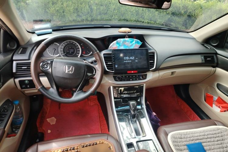 Used Honda Accord 2015 2.0L LX Comfort Edition Center Console
