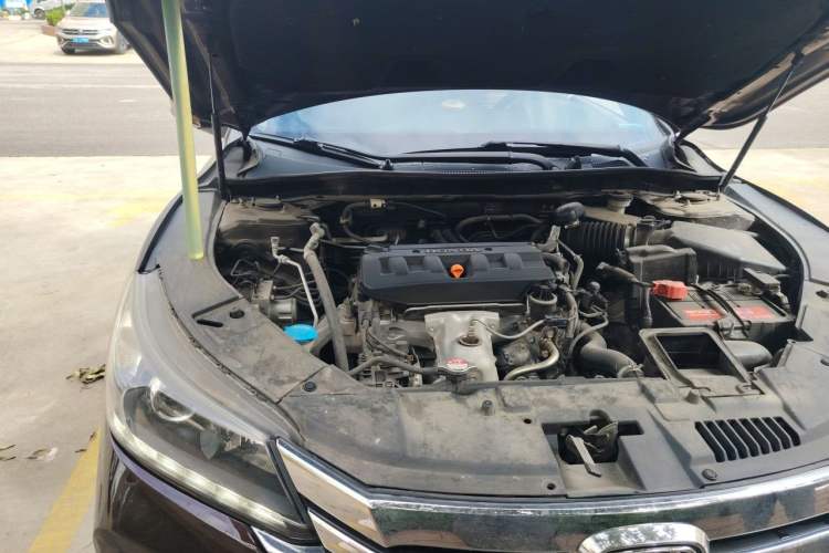 Used Honda Accord 2015 2.0L LX Comfort Edition Engine Bay Right