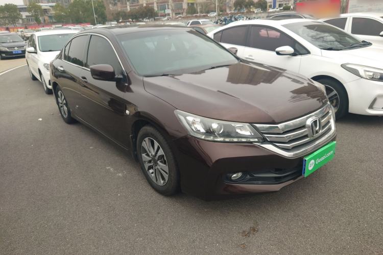 Used Honda Accord 2015 2.0L LX Comfort Edition Front Right 45 Deg