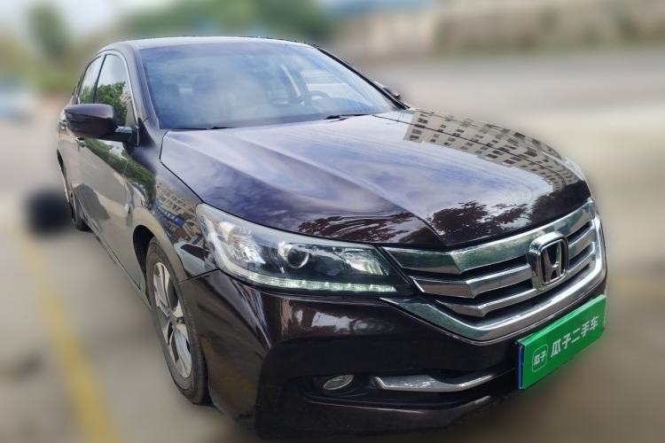Used Honda Accord 2015 2.0L LX Comfort Edition Front Right 45 Deg