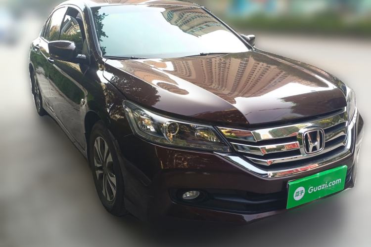 Used Honda Accord 2015 2.0L LX Comfort Edition Front Right 45 Deg