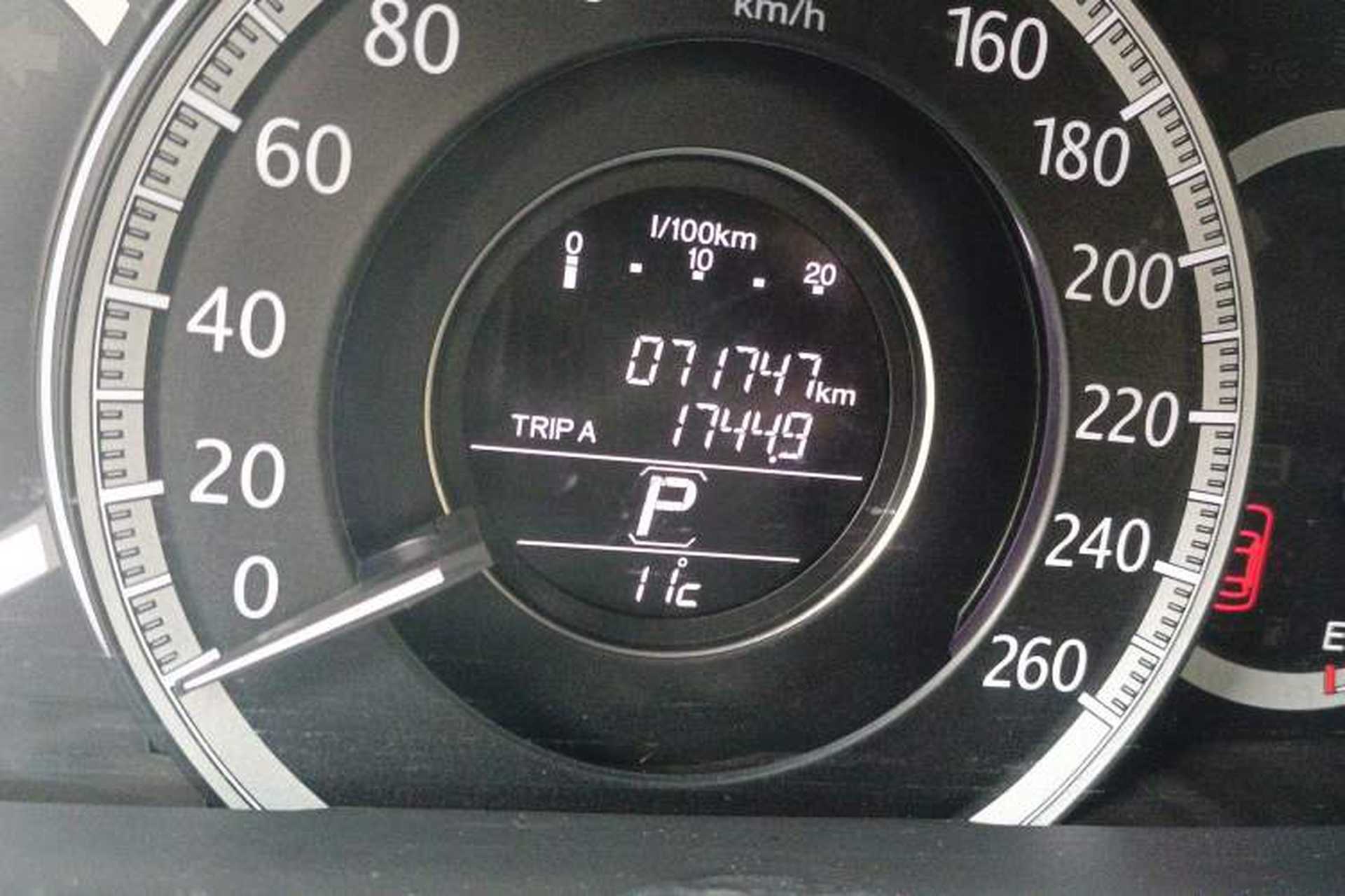 Used Honda Accord 2015 2.0L LX Comfort Edition Odometer Close Up