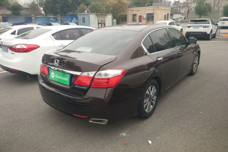 Used Honda Accord 2015 2.0L LX Comfort Edition Rear Right 45 Deg