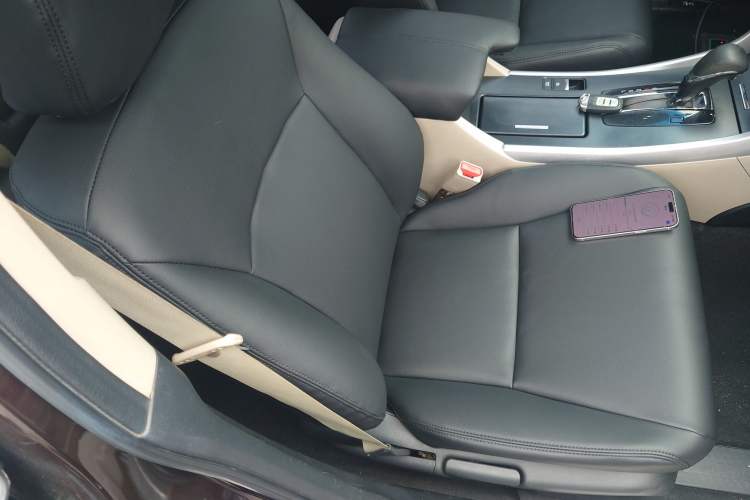 Used Honda Accord 2015 2.0L LX Comfort Edition Right Front Seat