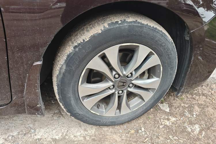 Used Honda Accord 2015 2.0L LXS Elite Edition Right Front Wheel Hub