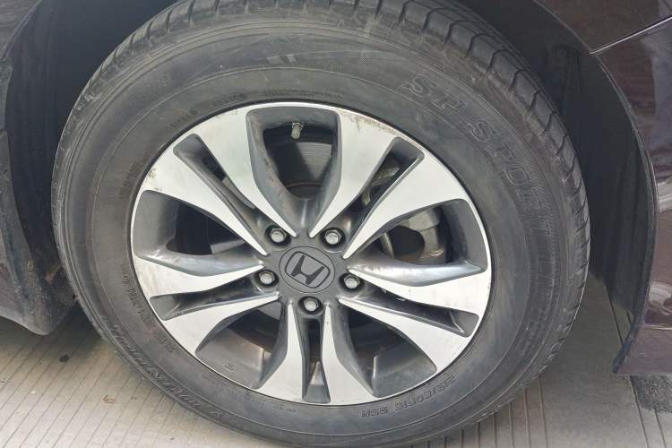 Used Honda Accord 2015 2.0L LX Comfort Edition Right Front Wheel Hub