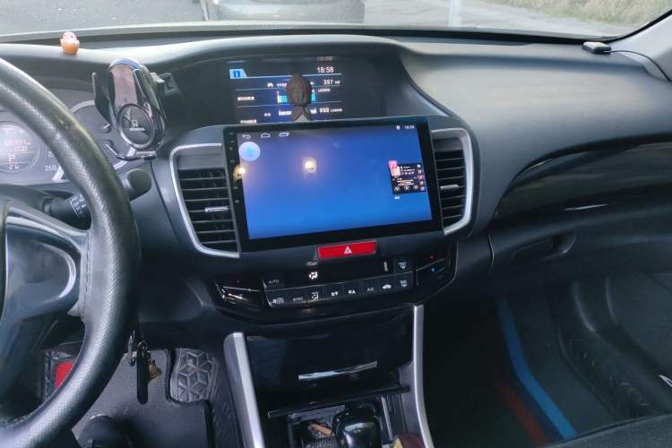 Used Honda Accord 2016 2.0L Elite Edition Audio And AC Panel