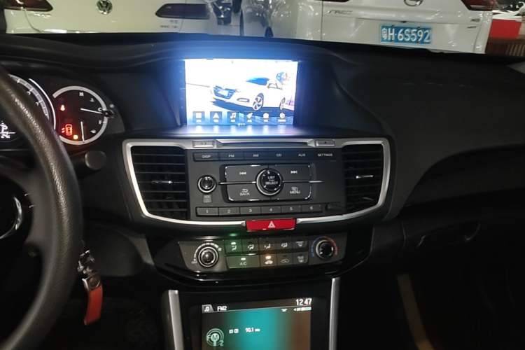 Used Honda Accord 2016 2.0L Comfort Edition Audio And AC Panel