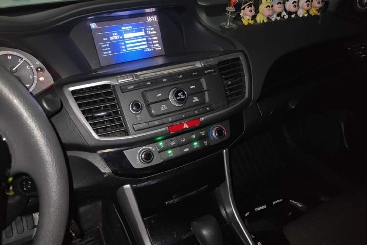 Used Honda Accord 2016 2.0L Comfort Edition Audio And AC Panel