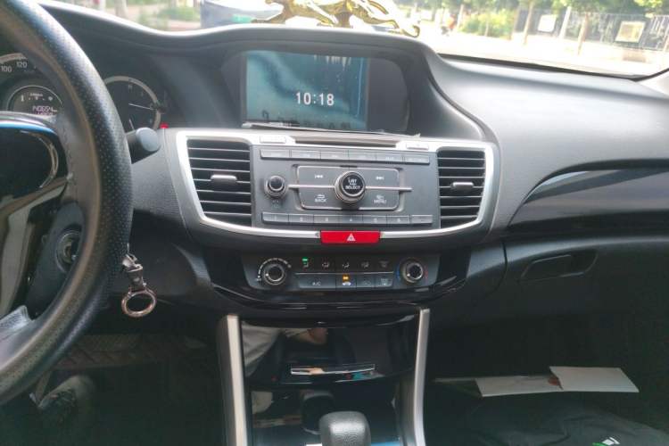 Used Honda Accord 2016 2.0L Comfort Edition Audio And AC Panel