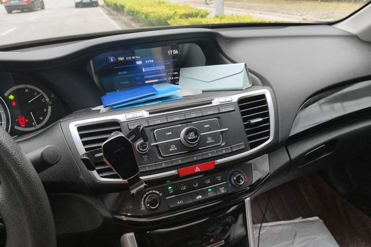 Used Honda Accord 2016 2.0L Comfort Edition Audio And AC Panel