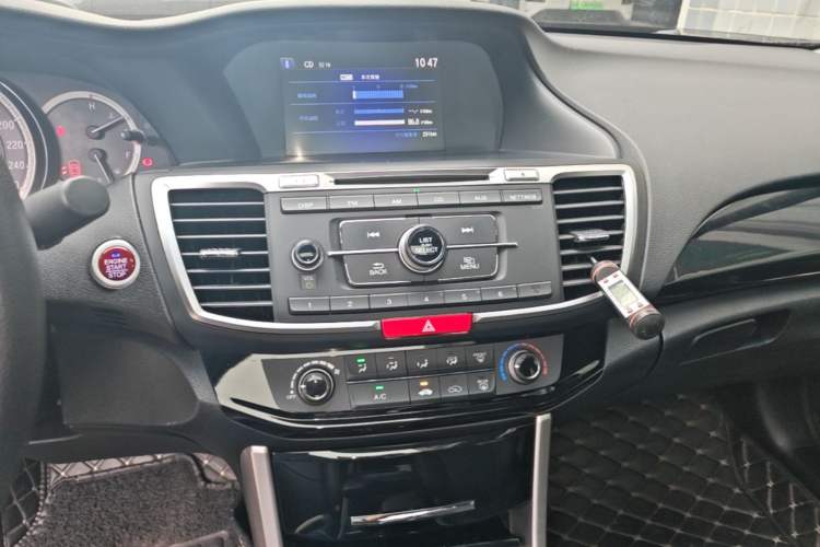 Used Honda Accord 2016 2.0L Comfort Edition Audio And AC Panel