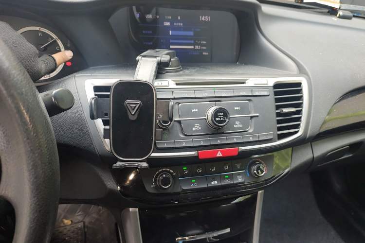 Used Honda Accord 2016 2.0L Comfort Edition Audio And AC Panel