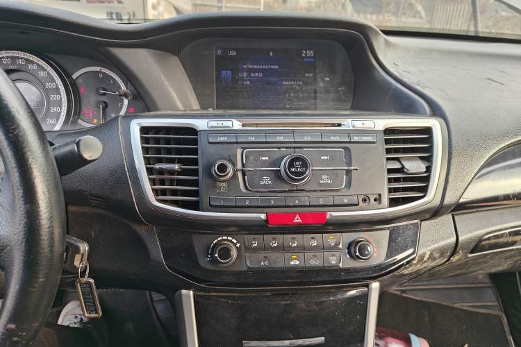 Used Honda Accord 2016 2.0L Comfort Edition Audio And AC Panel